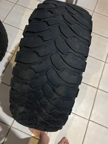 Pneus Goform A/T 285/70 R17 - Jogo com 4 Unidades (2 Bons + 2 Desgastados)