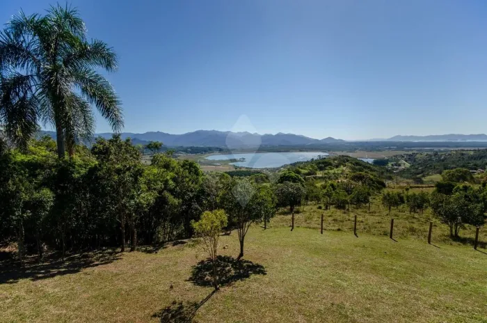 Terreno com 6.849;71 m² no bairro Siriú - Garopaba/SC
