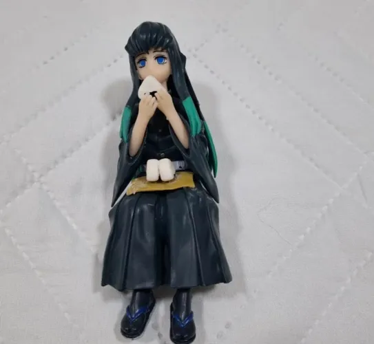 Figure sentada Muichiro Tokito - demon slayer