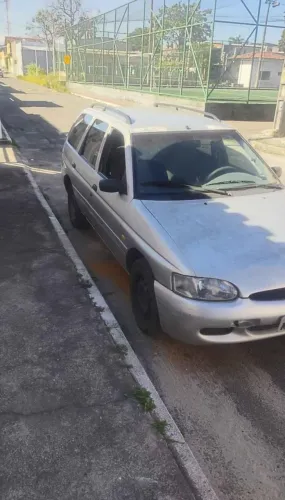 Ford Escort GL 1.6 MPI 2000