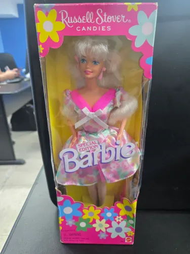 1996 Barbie Russell Stover Candies Special Edition