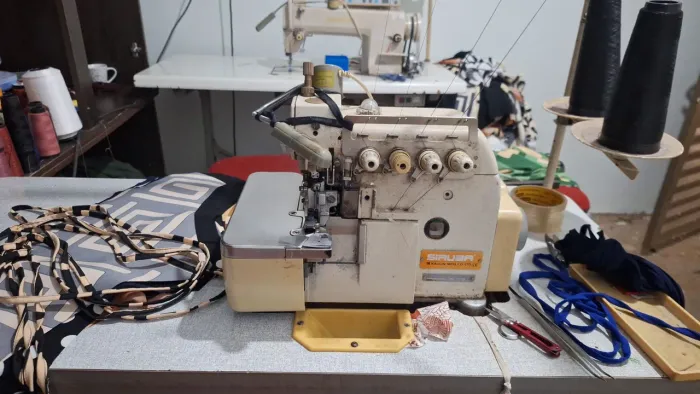 Maquina de costura industrial