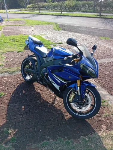 Vendo ou troco YZF R1 1000c Revisada
