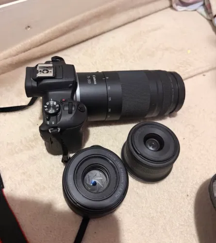 Canon r100