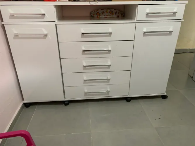 VENDE-SE COMODA GRANDE