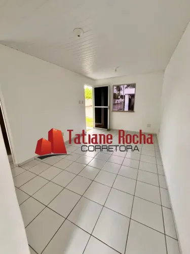 Alugo excelente casa no Condomínio Alegria II