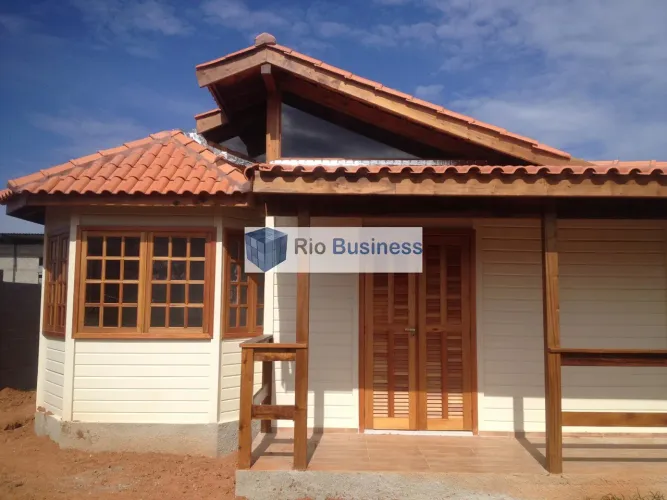 Casa 2 quartos sala cozinha banheiro, terreno com 660m2