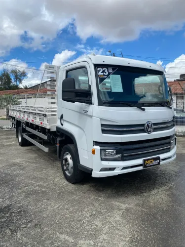 Caminhão VW Delivery 9.170 Ano 2023 - carroceria de madeira