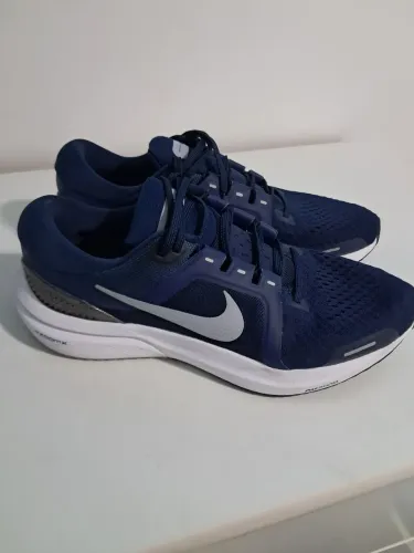 Tênis Nike Vomero 16 - 43