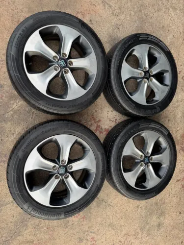 Rodas aro 18 Fiat toro + pneus continental