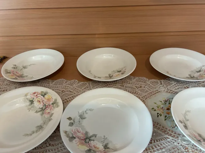 Jogo antigo de pratos em porcelana Schmidt 