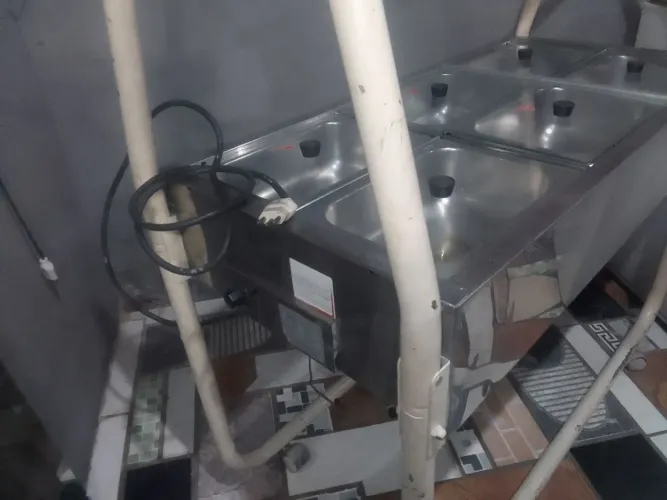 Vendo um self-service em ótimo estado