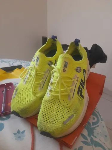 Vendo tênis fila n 40 em perfeito estado