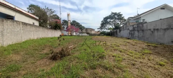 Oportunidade - Terreno - Terras de Santa Helena - Jacareí - 340m².
