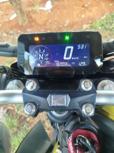 MOTO CB300F 2023 ABS Dourada - Pneus e Relação Novos (DOC OK)<br>
