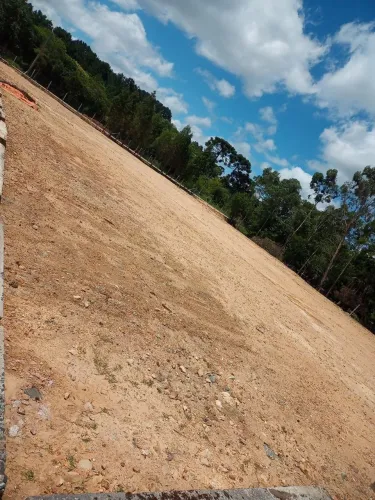 Alugo terreno, pátio em Curitiba para transportadora ou depósito de peças e implementos.