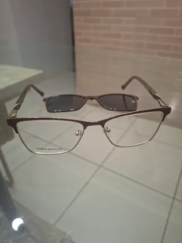 Óculos clipon feminino