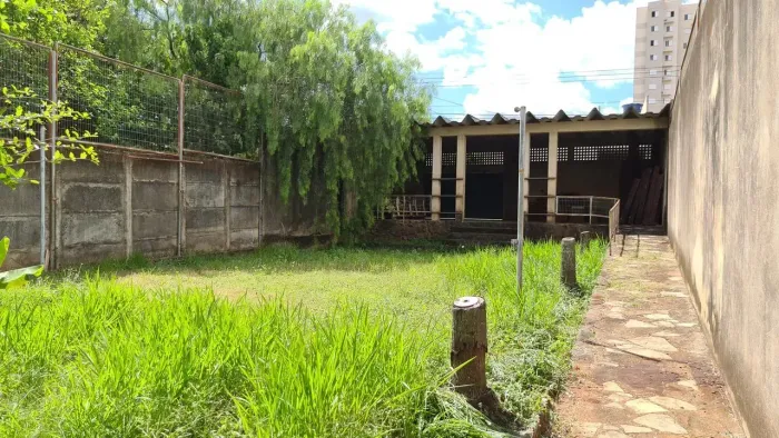 Presidente Roosevelt, Terreno de 533,30m², com Estacionamento Coberto