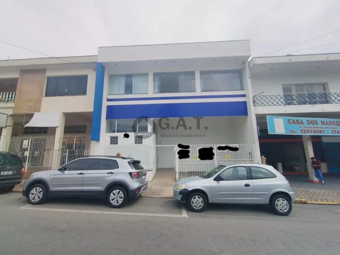 Casa comercial à venda em Votorantim-SP, Centro - 9 salas, 3 banheiros, 2 vagas, 175,00 m²