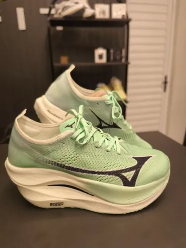 MIZUNO WAVE REBELLION PRO 3