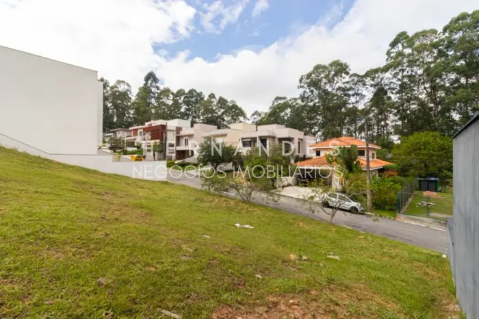 Terreno em Condomínio à Venda em Barueri-SP, Aldeia da Serra 384 m² de Área