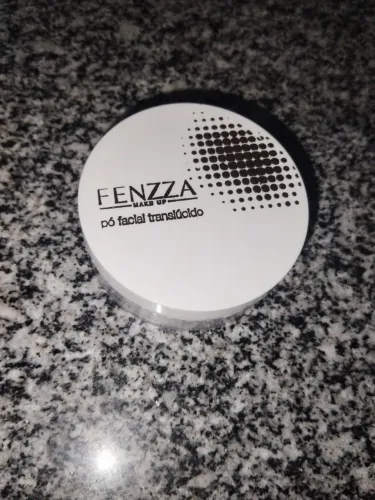 Pó translúcido branco