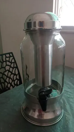 Mesa para piquinique,filtro,1boneco natalino,caixote com capa 1 bolo fack
