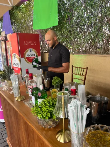 Open bar de drinks mão de obra bartender 