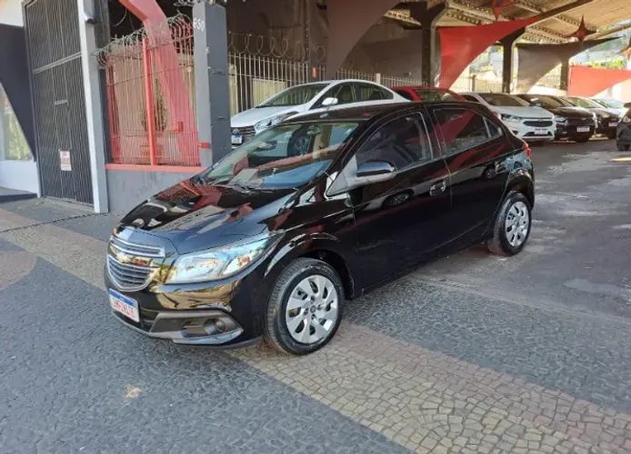 Chevrolet Onix Hatch LT 1.4 8V Flex Power Mec. 4P 2013