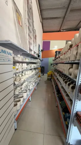 Repasse de loja de material de construção 