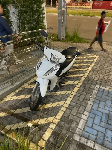 Vende-se Honda Biz Seminova