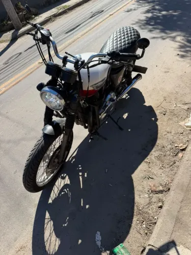 Triumph Bonevile T100 Customizada
