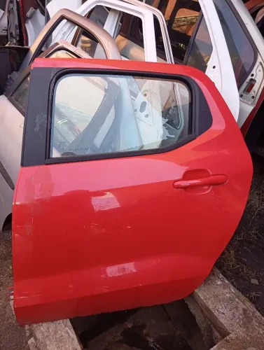 Porta traseira esquerda Fiat Strada 2024