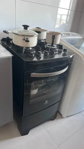 Fogão Electrolux novinho (já convertido pra gás de apto)