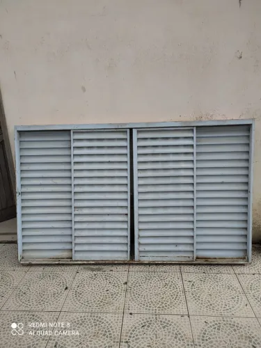 2 Janelas 6 folhas de metal