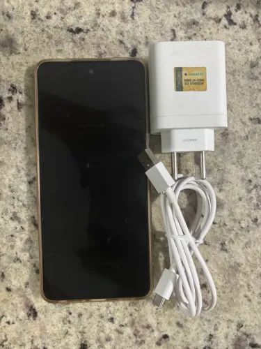 Vendo celular OPPO A5 6GB RAM e 256GB de memória interna.