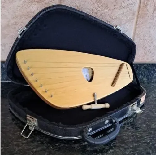 Kantele Pulsando Som- 7 cordas