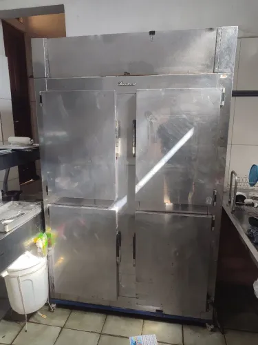 Geladeira Industrial 220V Funcionando - Marca Incomar