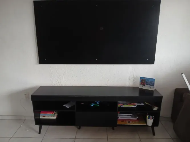 Rack com painel até 65 polegadas