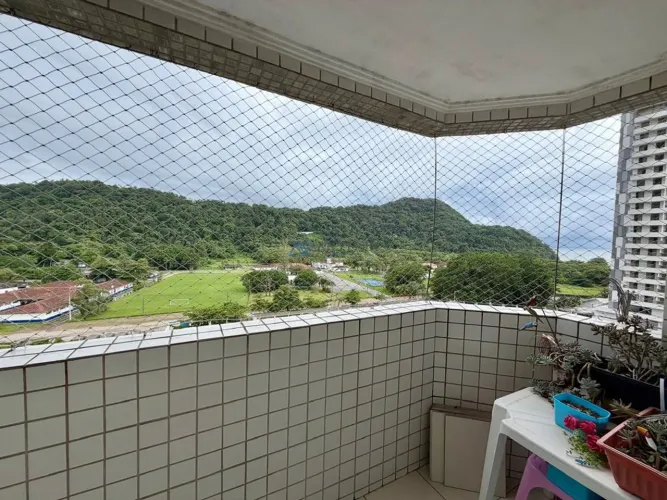 Apartamento à venda em Praia Grande no Canto do Forte com 2 quartos