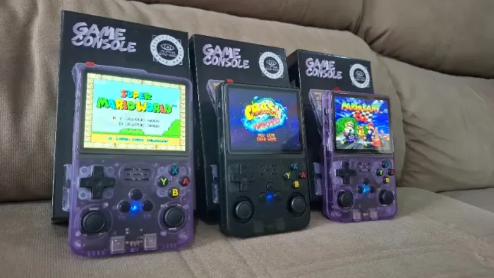 [NOVO] Console portátil R36S 64GB, roda até PSP (+15.000 jogos) Até 6x sem juros