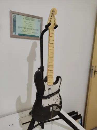 Guitarra Fender Stratocaster Harmonix Rock Band - Xbox 360 - Com Fio