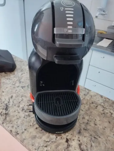 Cafeteira Nescafé Dolce Gusto mini me 