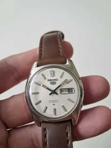 Relógio Seiko 5 Day-Date