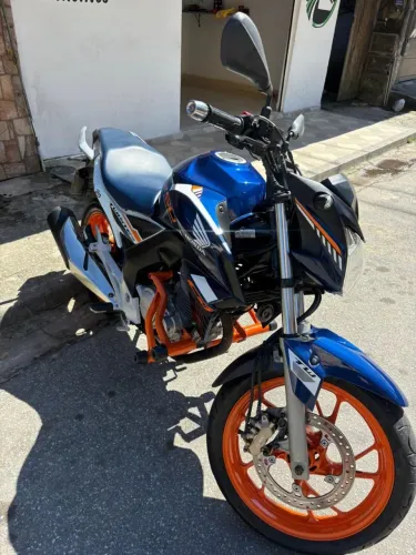 Moto a venda