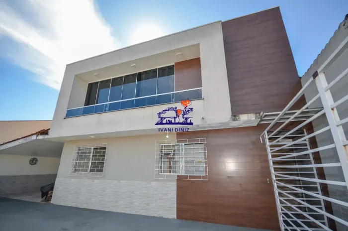 Imóvel para venda tem 100 metros quadrados com 1 quarto em Pineville - Pinhais - PR