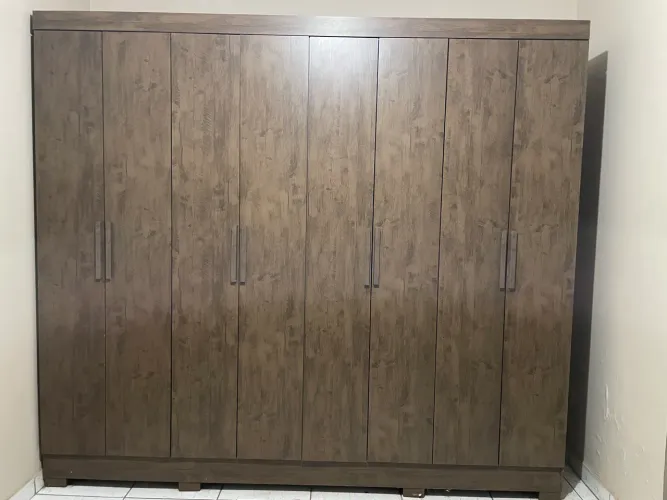 Guarda roupa 8 portas e 4 gavetas Semi novo