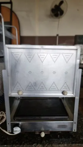 Estufa elétrica com chapa bifeira grossa em alumínio e inox 0,46x0,36x0,44 cm 127 volts