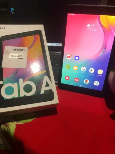 Vendo Tablet Tab A SM-T290 32GB e com a caixa original.