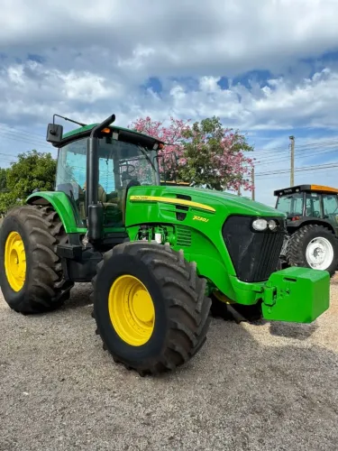 Trator  JOHN DEERE 7230J 4x4 2017 com 6.823 horas revisado